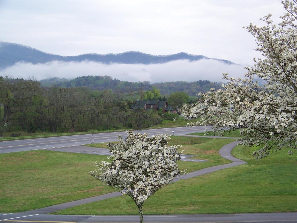 | Highland Manor Inn