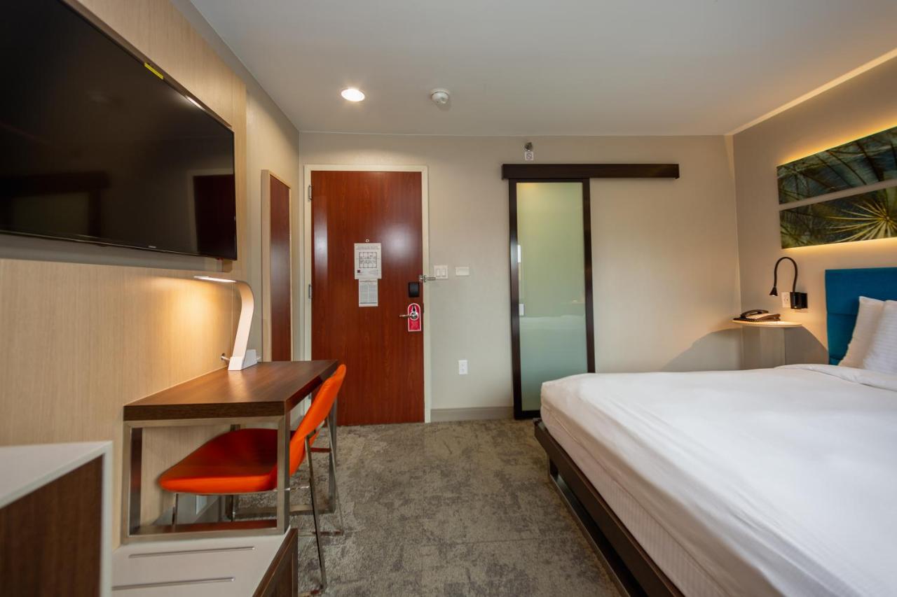 Deluxe King Room at Hotel Le Jolie