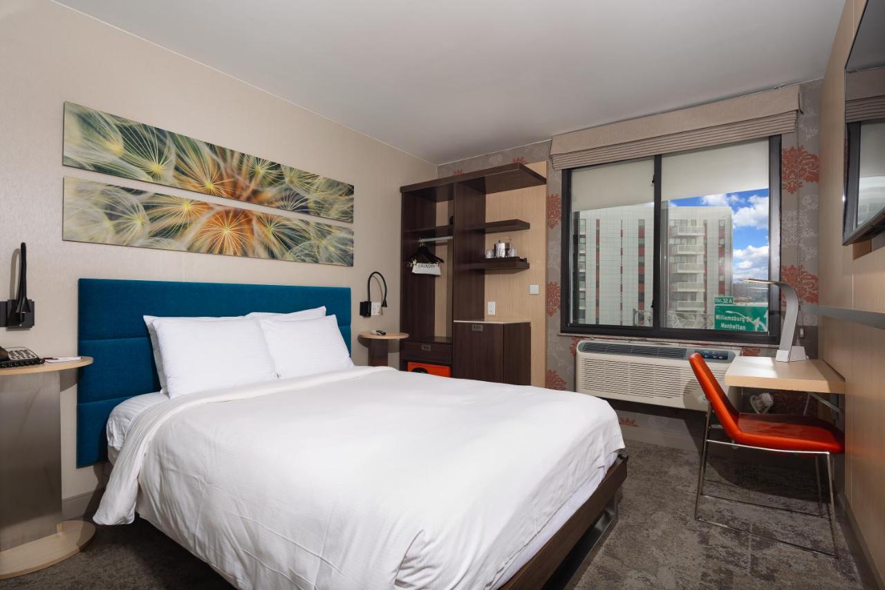 Deluxe Queen Room at Hotel Le Jolie