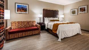 Room #29892426 at Orangewood Inn & Suites Kansas City Airport