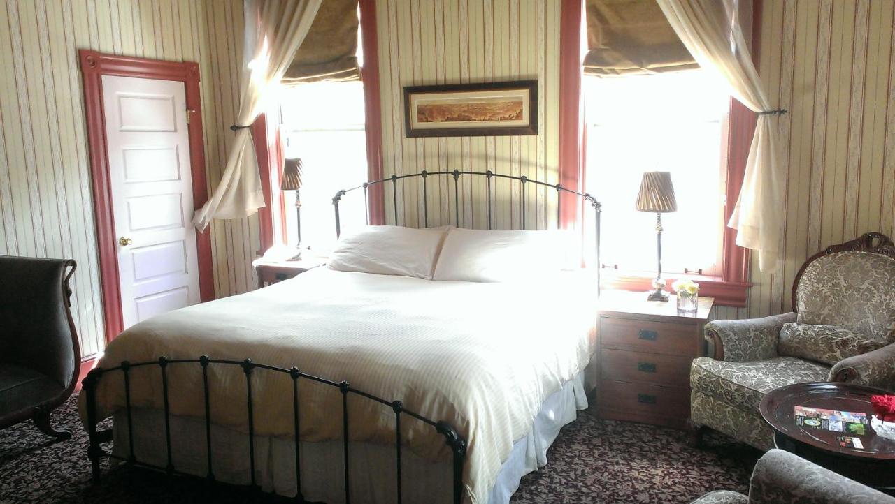 | Connor Hotel
