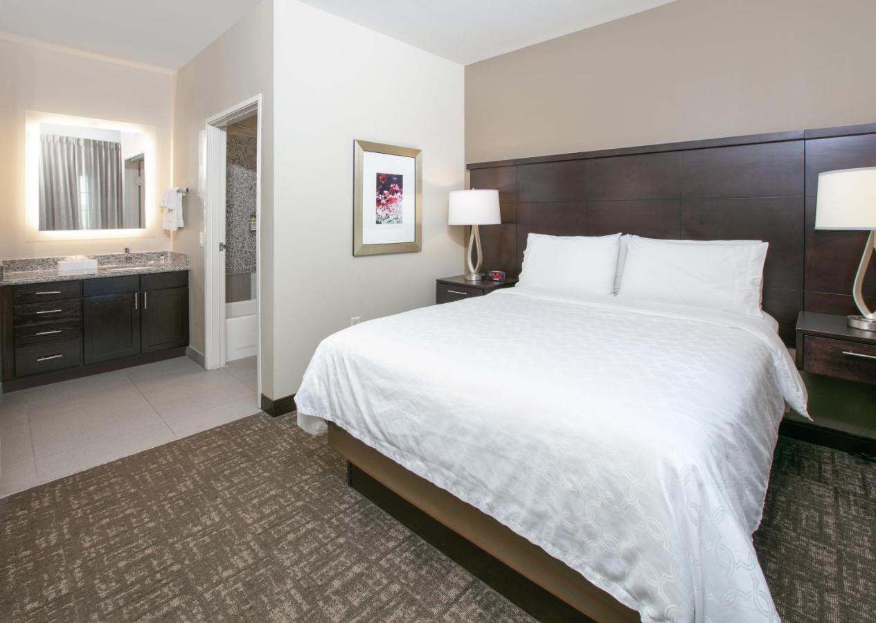 One-Bedroom Queen Suite -Non-Smoking at Staybridge Suites Plano - Richardson Area by IHG