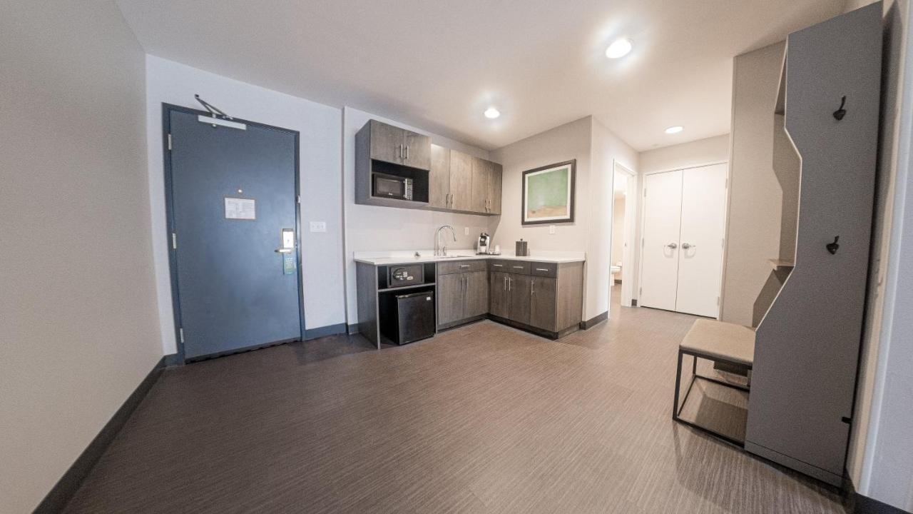 Suite - Hearing Accessible at Holiday Inn & Suites Philadelphia W - Drexel Hill by IHG