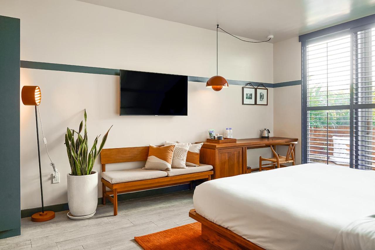 Collins Suite at The Daydrift