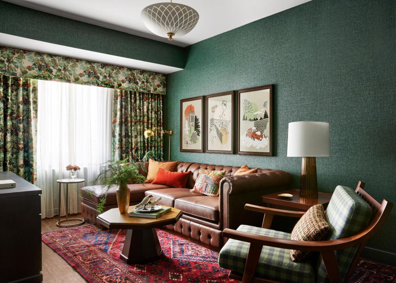 King Suite at Graduate by Hilton East Lansing