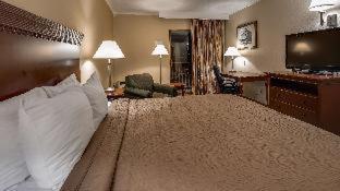 Room #51871352 at Best Western Plus Ahtanum Inn