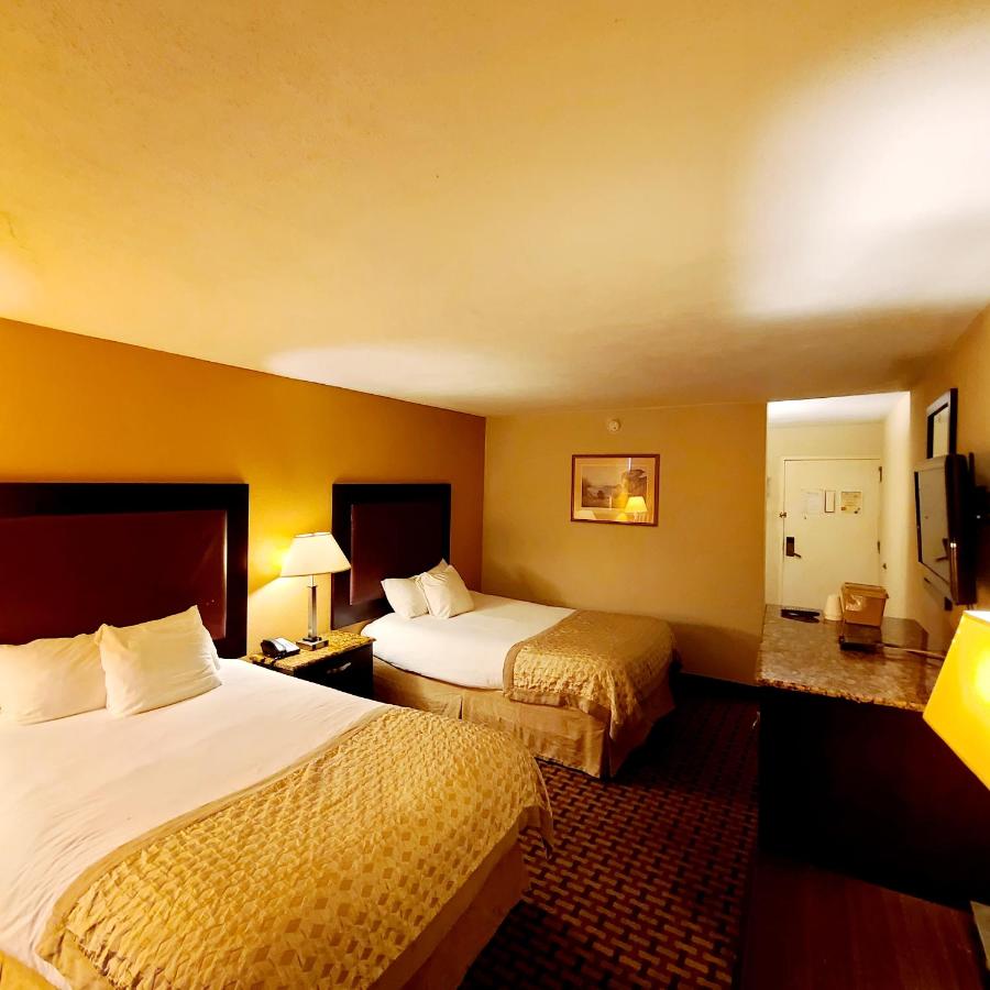 Deluxe Double Room with Two Double Beds - Non-Smoking at Town Inn