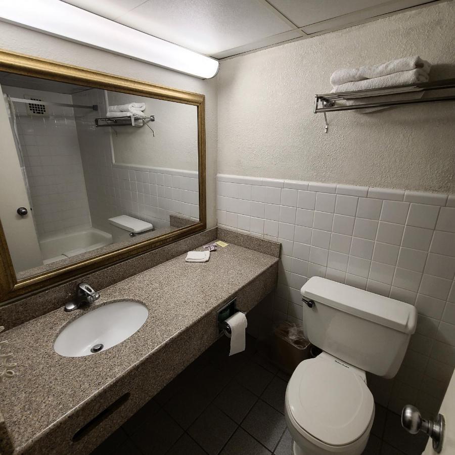 Standard King Room - Non-Smoking at Town Inn