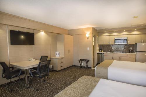 Room #38516235 at Ocean Beach Palace Hotel and Suites