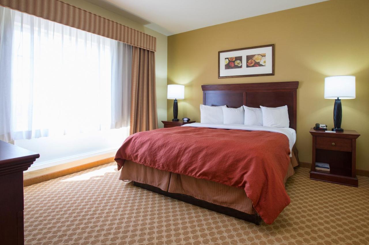 King Suite with Sofa Bed - Non-Smoking at Country Inn & Suites by Radisson, Goodlettsville, TN