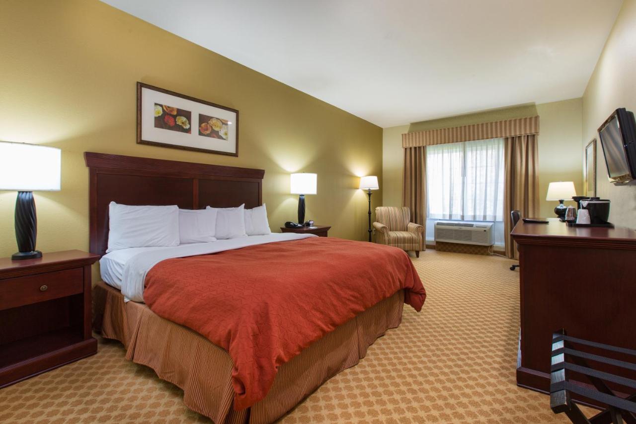 King Room - Non-Smoking at Country Inn & Suites by Radisson, Goodlettsville, TN