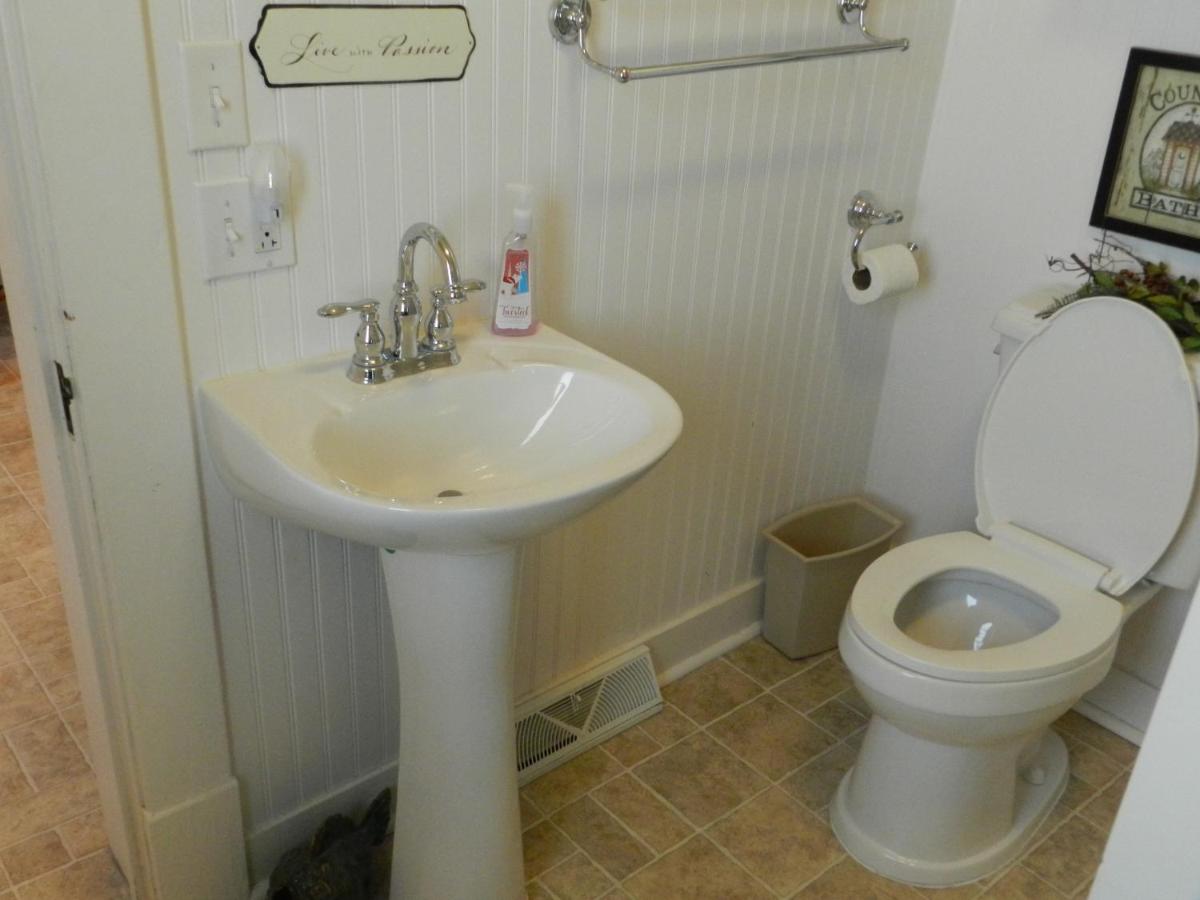 | Helming Guest House