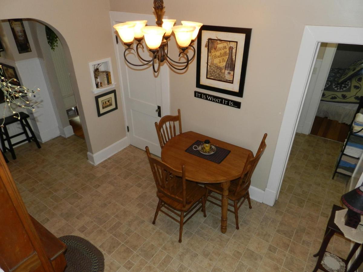 | Helming Guest House
