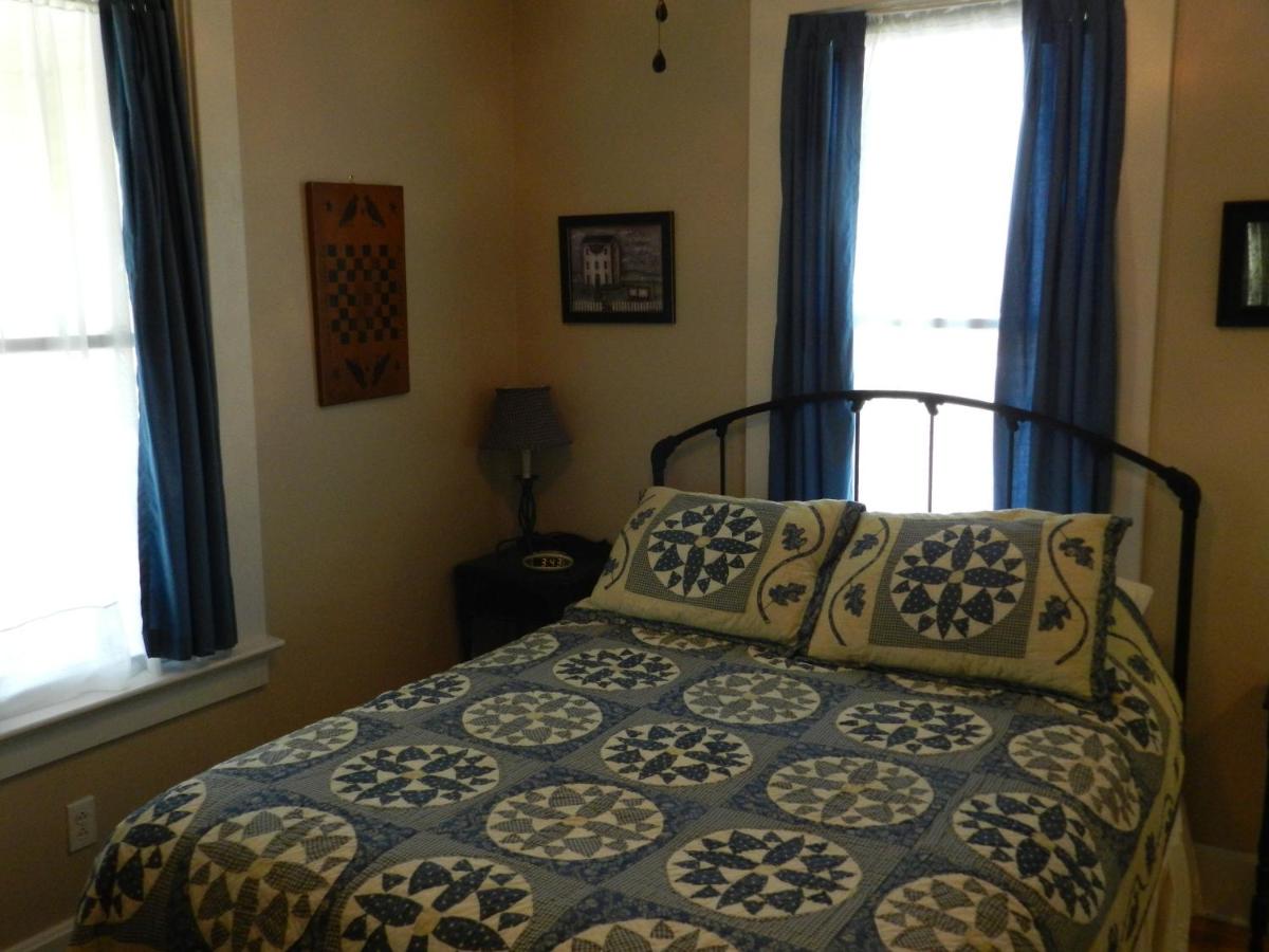 | Helming Guest House
