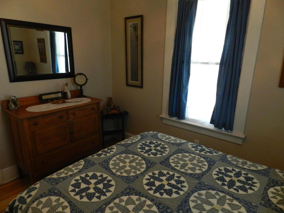 | Helming Guest House