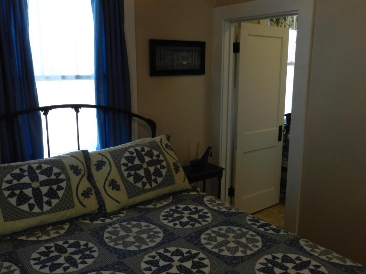 | Helming Guest House