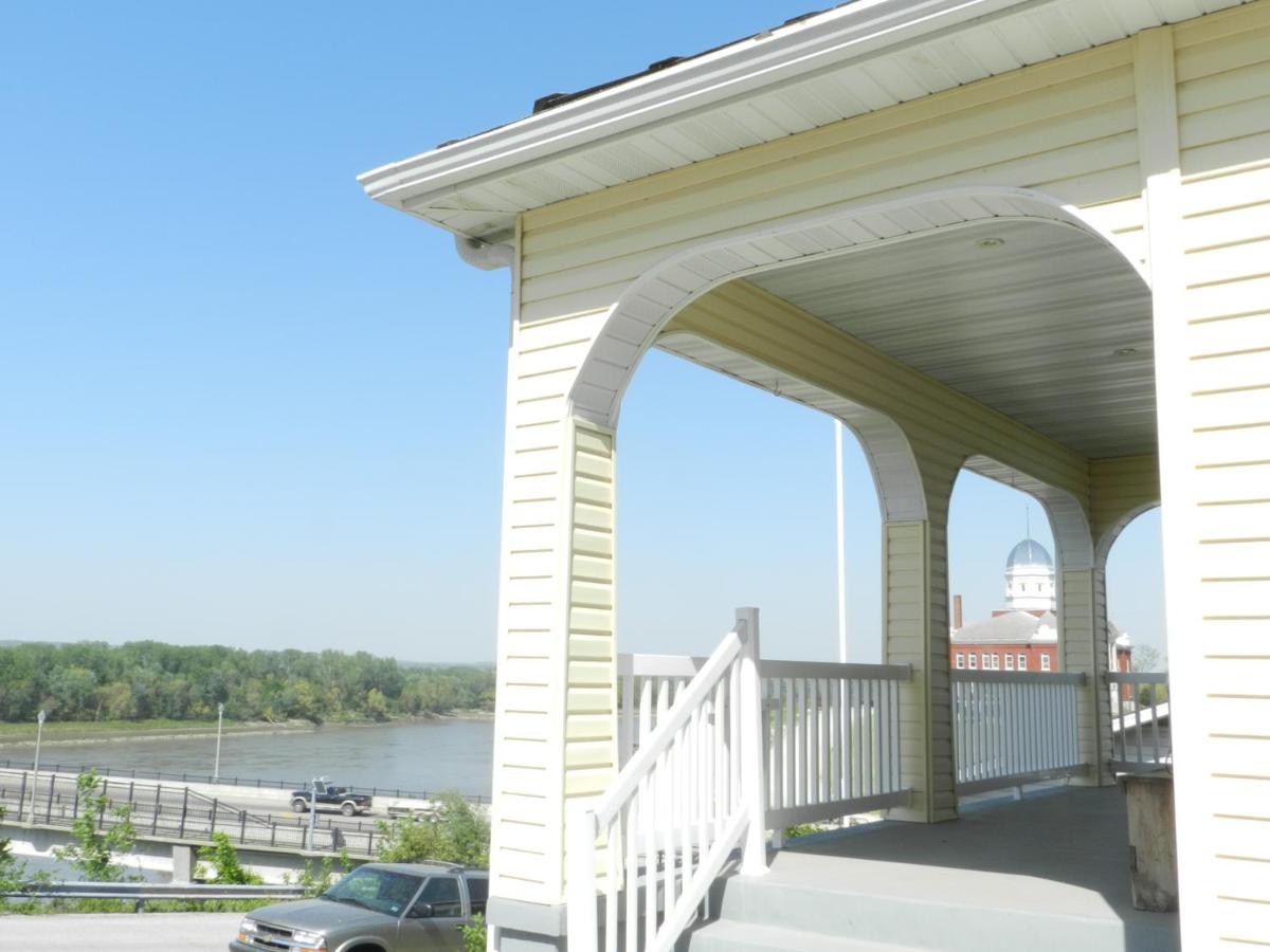 | Helming Guest House