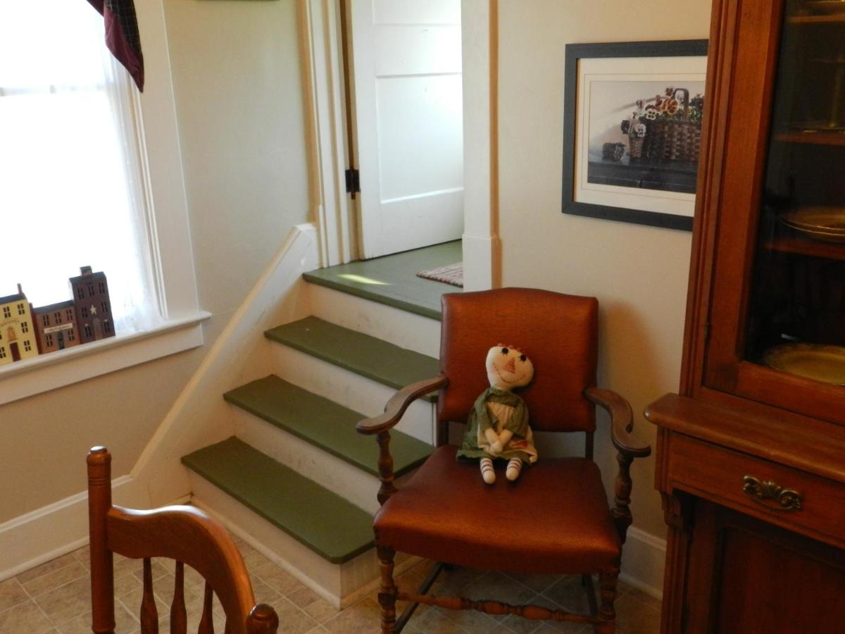 | Helming Guest House