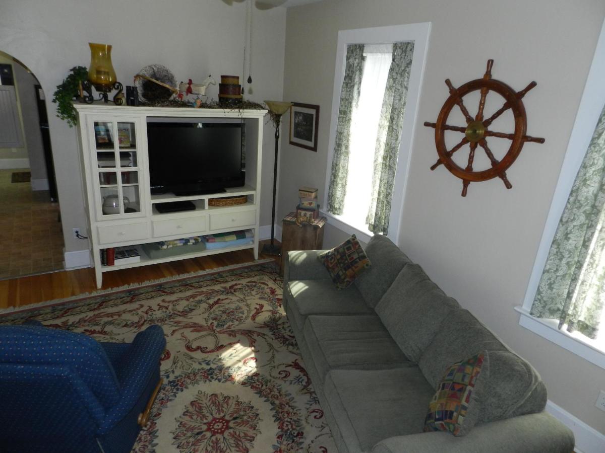 | Helming Guest House