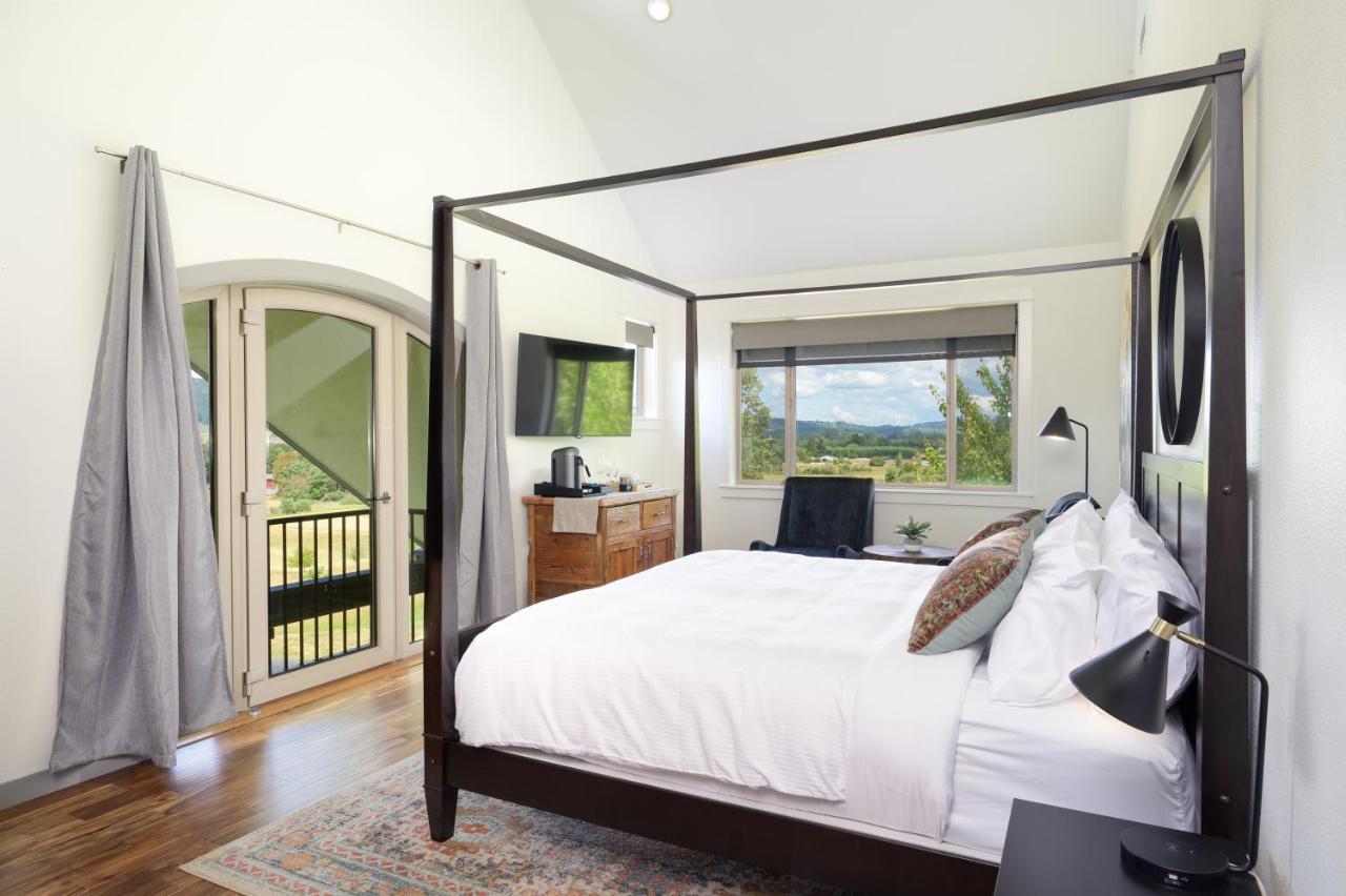  | The Setting Inn Willamette Valley