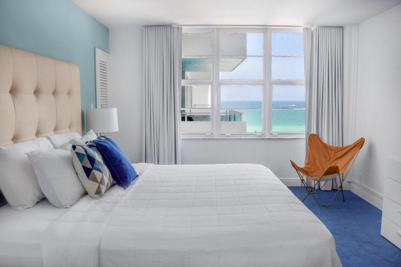 Deluxe Oceanview Suite 1 Bedroom & 1.5 Bath with Kitchen at Seacoast Suites on Miami Beach