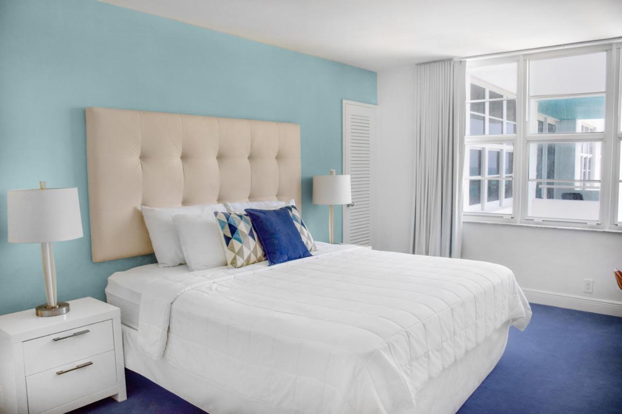 Deluxe Oceanview Suite 1 Bedroom & 1.5 Bath with Kitchen at Seacoast Suites on Miami Beach