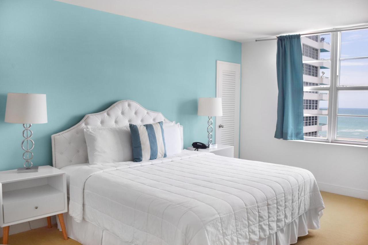 Deluxe Oceanview Suite 1 Bedroom & 1.5 Bath with Kitchen at Seacoast Suites on Miami Beach