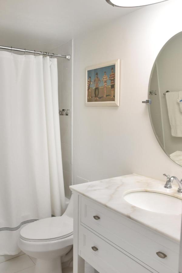 Deluxe Cityview Suite 1 Bedroom & 1.5 Bath with Balcony at Seacoast Suites on Miami Beach