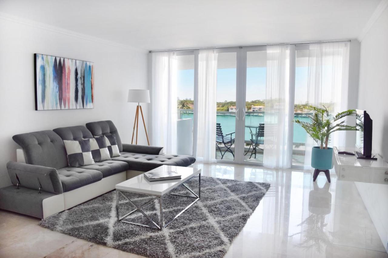 Deluxe Cityview Suite 1 Bedroom & 1.5 Bath with Balcony at Seacoast Suites on Miami Beach