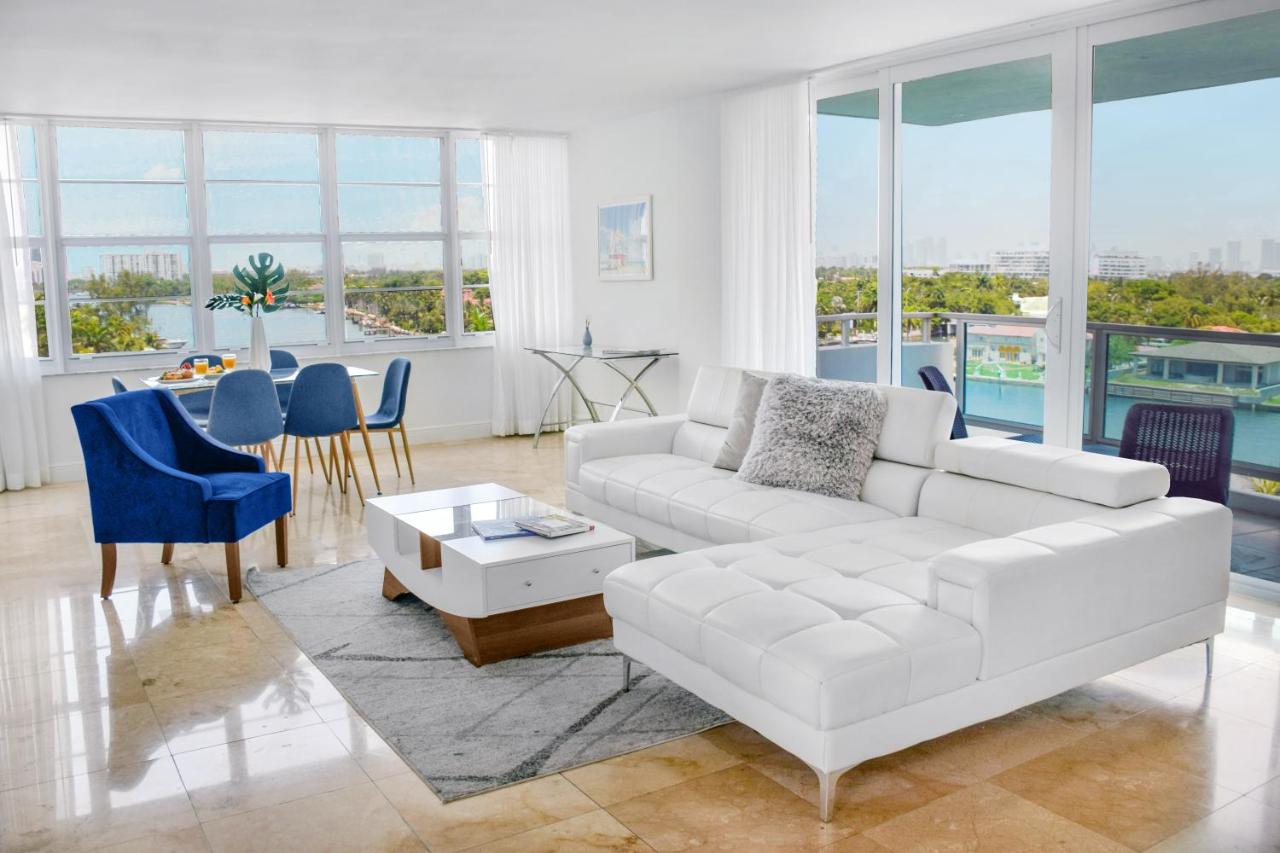 Corner Bayview Master Suite 2 Bedroom 2 Bath and Kitchen at Seacoast Suites on Miami Beach