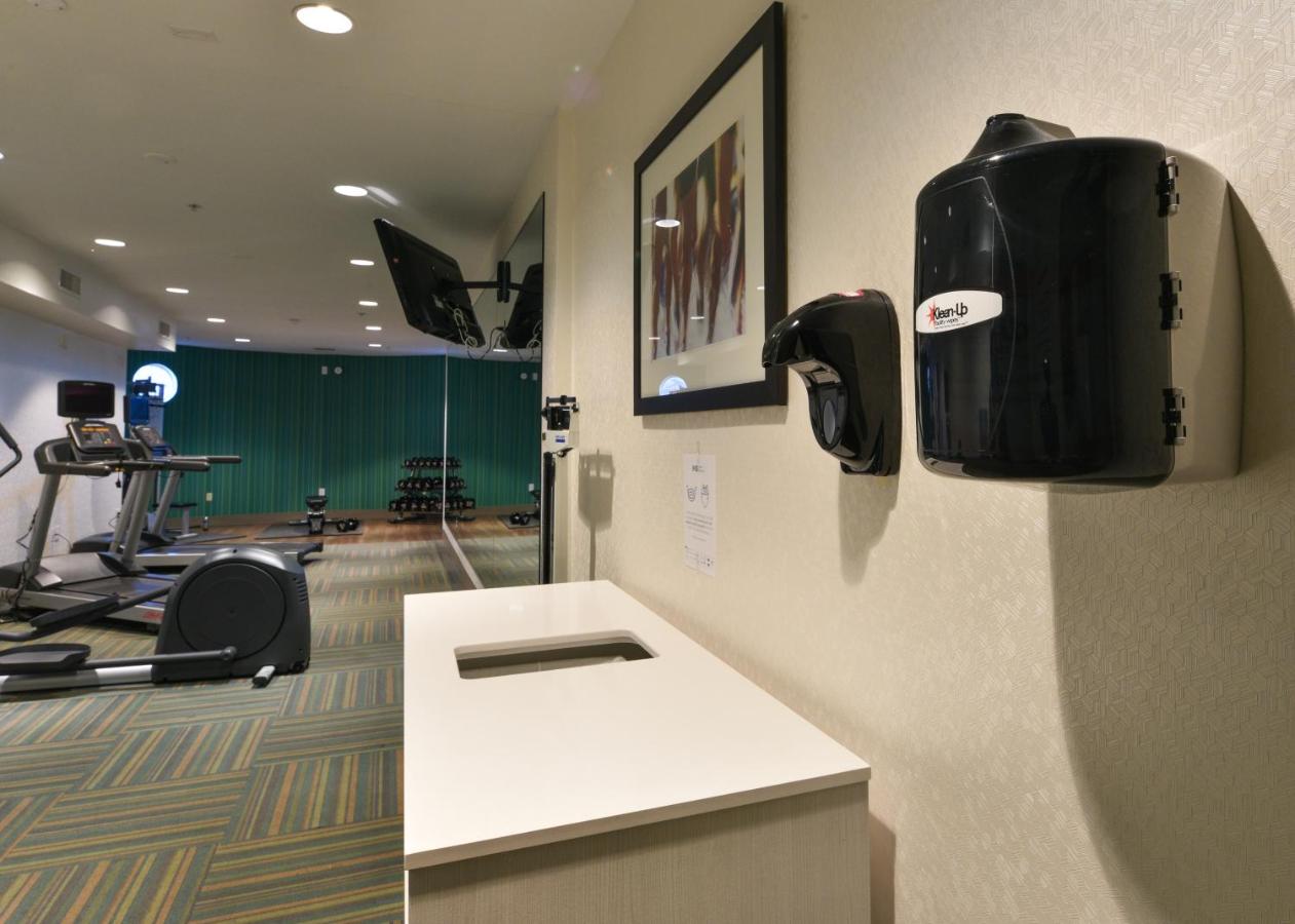 | Holiday Inn Express & Suites Corona