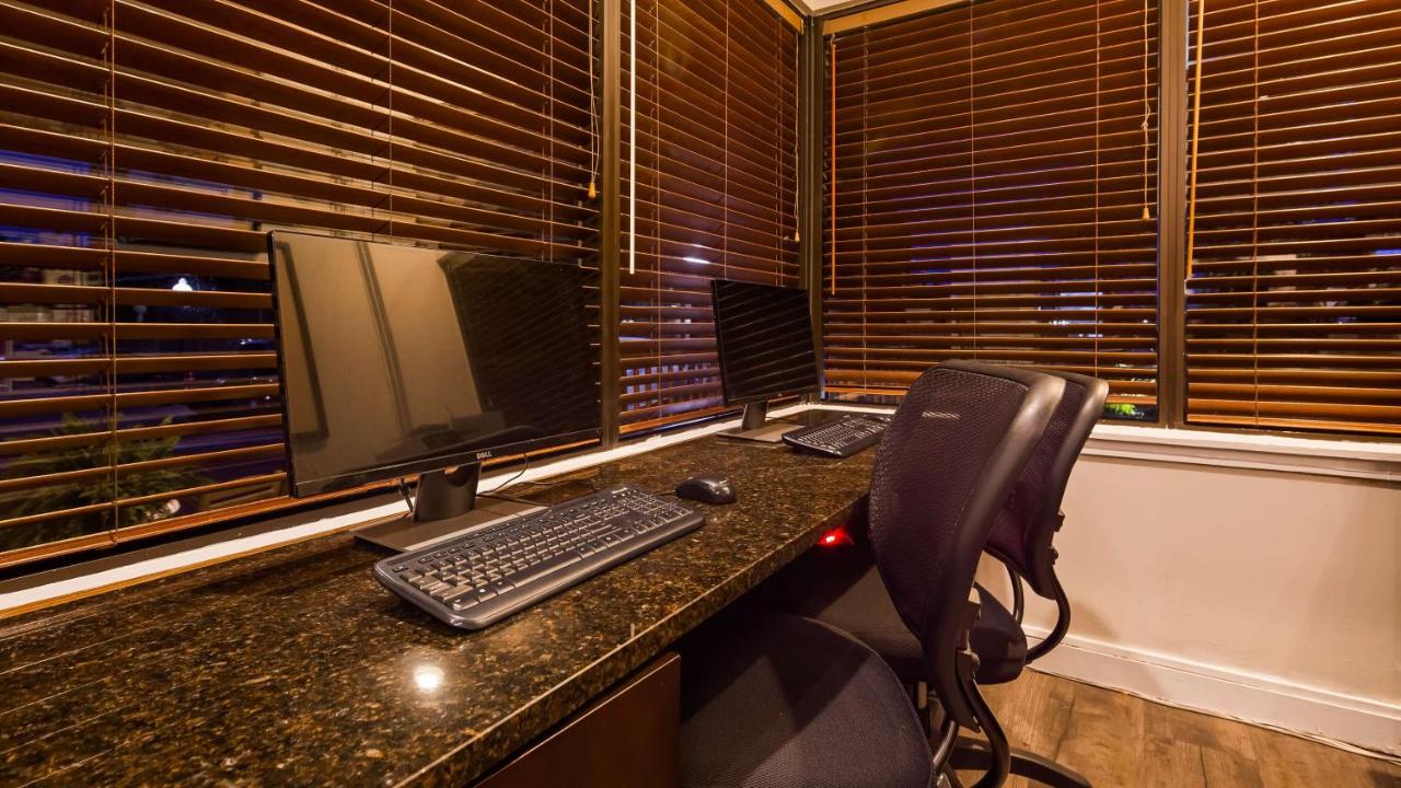 | Best Western Plus Coastline Inn
