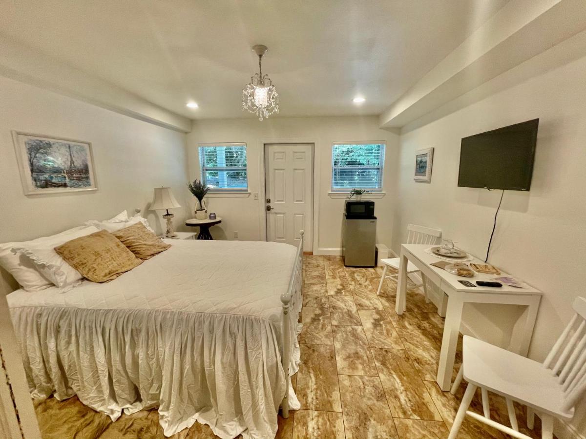 | Hidden Valley B&B