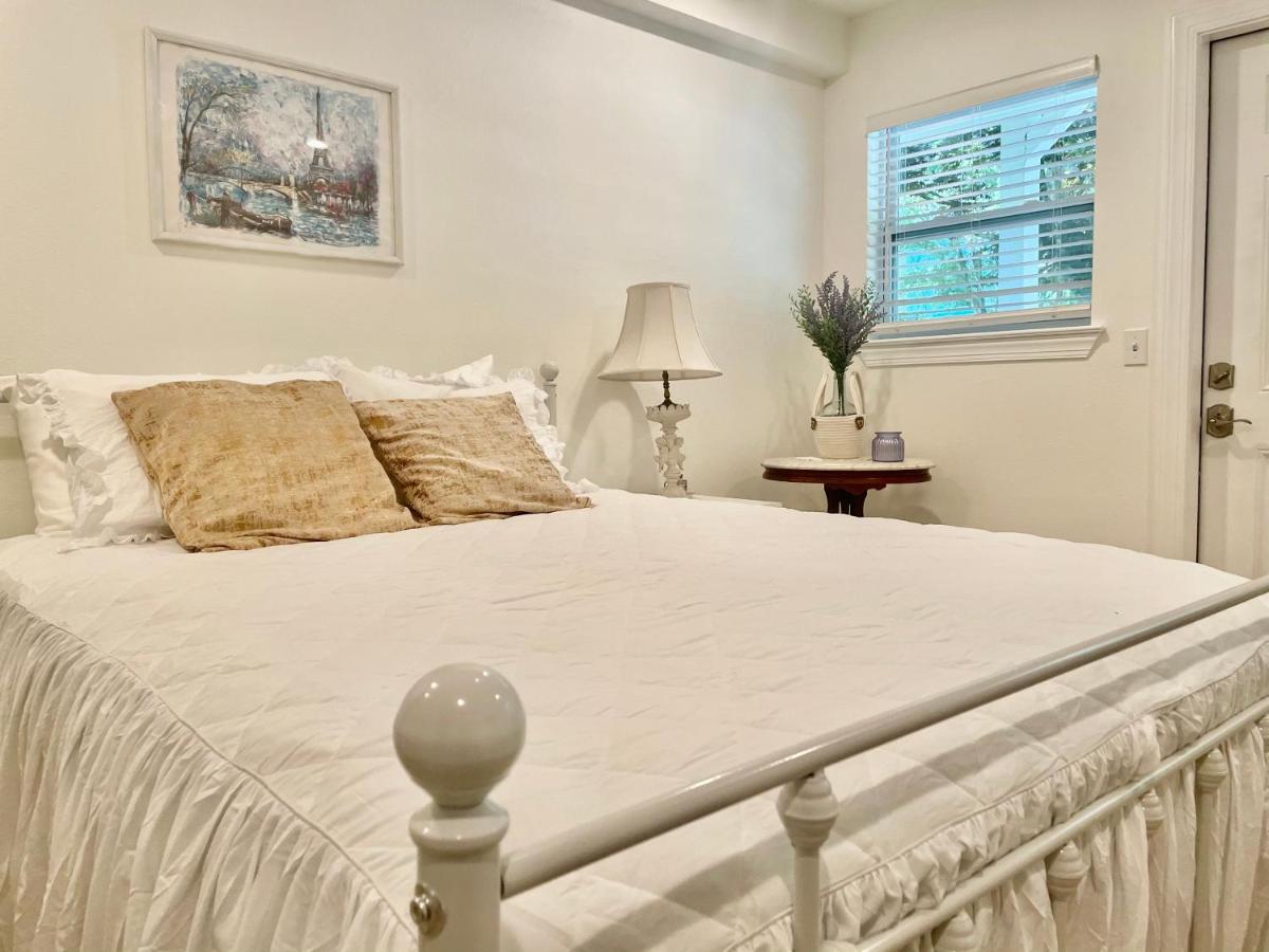 | Hidden Valley B&B