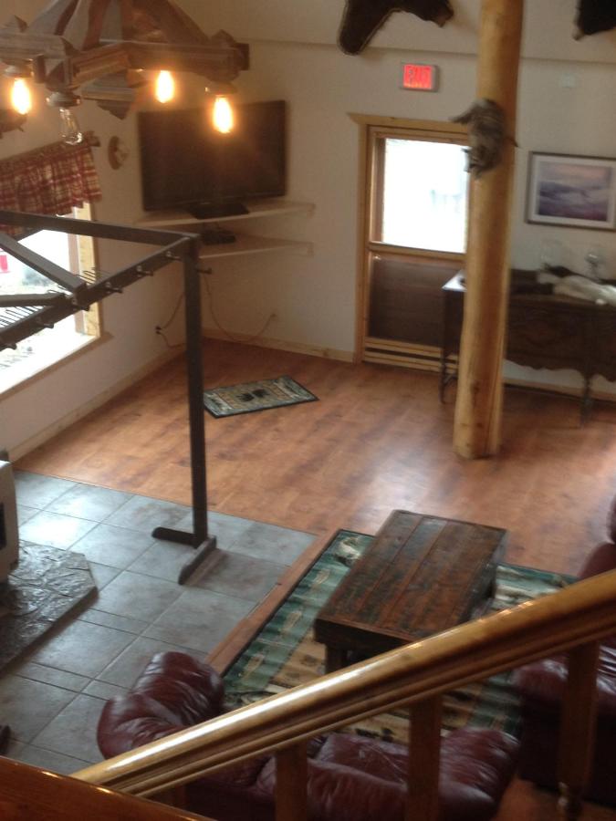 | Montana's Duck Lake Lodge