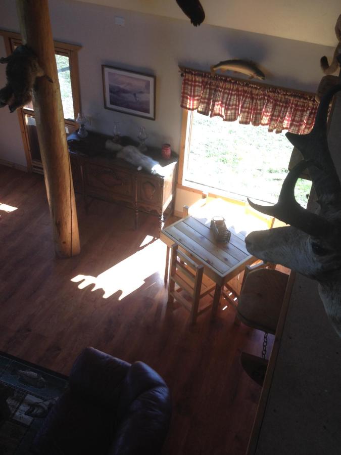 | Montana's Duck Lake Lodge