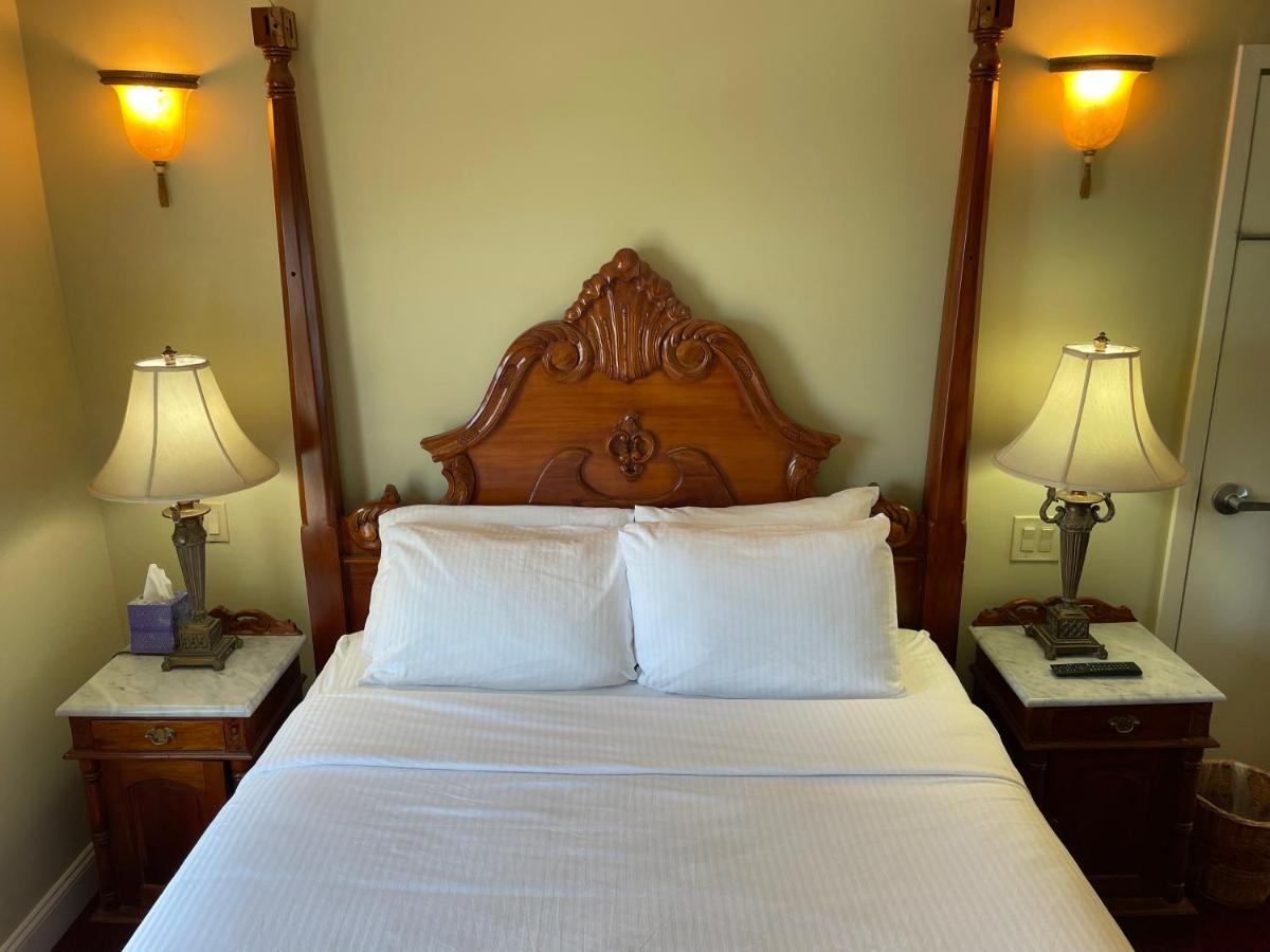 | Laingdon Hotel