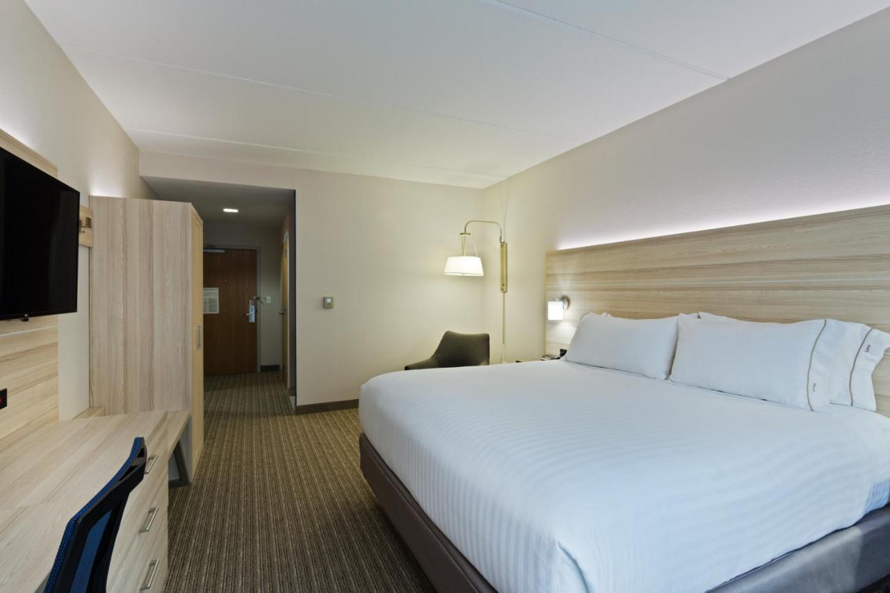 | Holiday Inn Express Hotel & Suites Tavares - Leesburg, an IHG Hotel