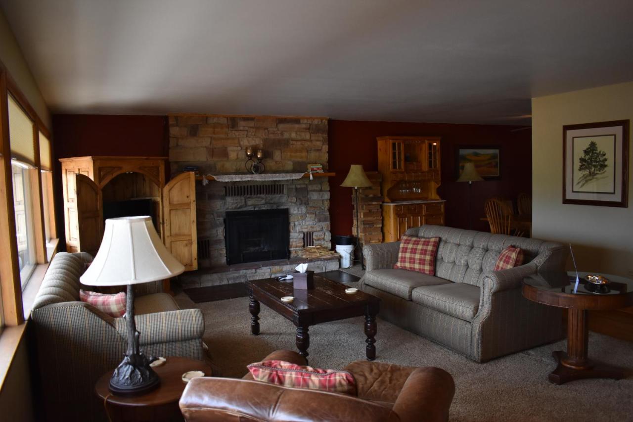 Three-Bedroom Apartment at The Inn at Tomichi Village