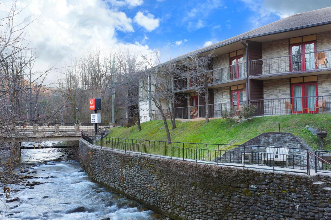 King Room with River View - Non smoking at Econo Lodge Inn & Suites On The River