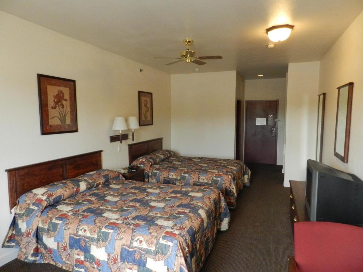 Queen Room with Two Queen Beds - Non-Smoking at Super 8 by Wyndham St. Louis Airport