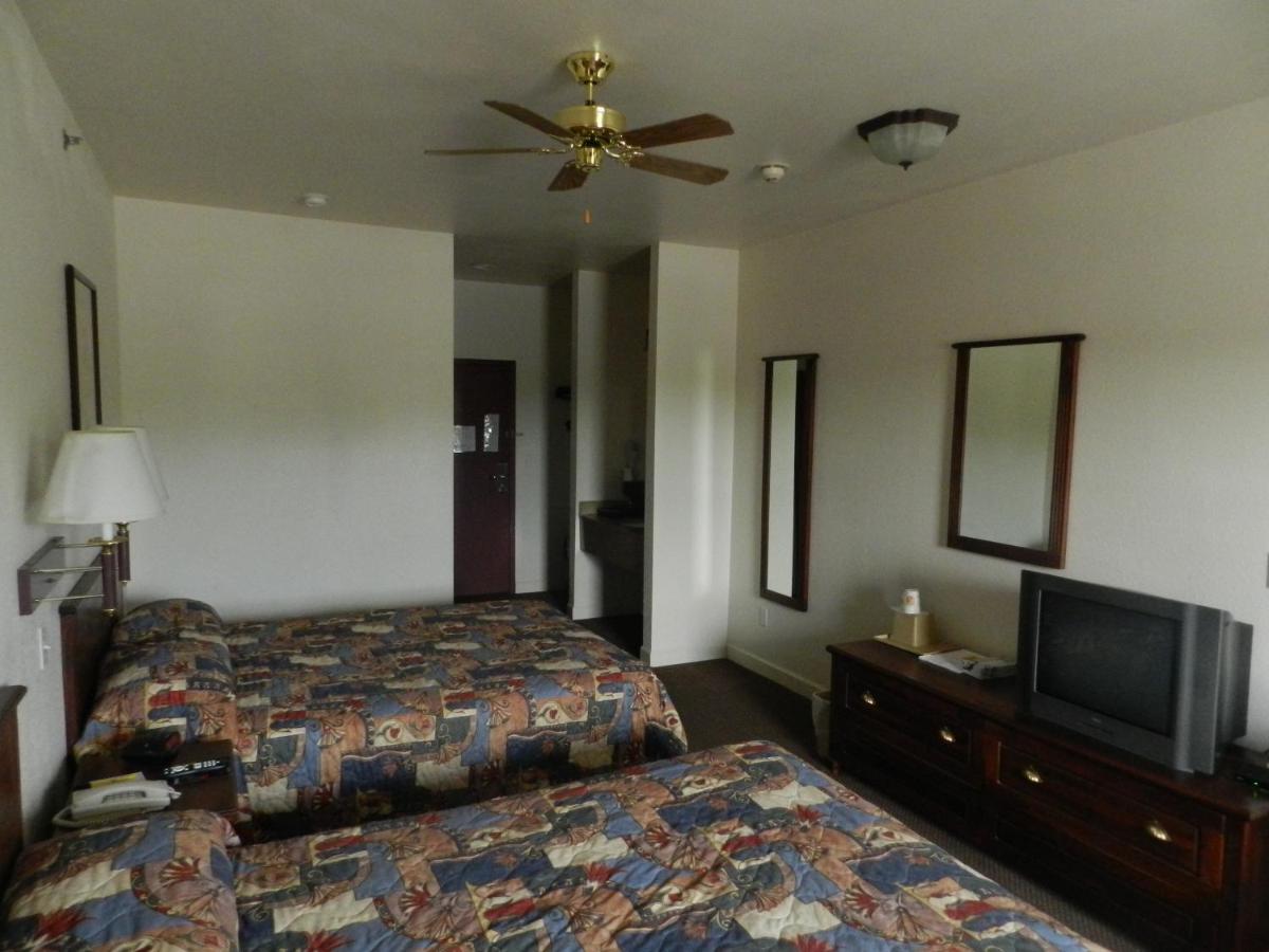 Queen Room with Two Queen Beds - Non-Smoking at Super 8 by Wyndham St. Louis Airport