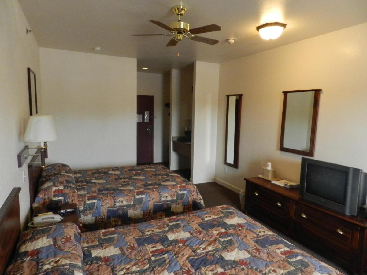 Queen Room with Two Queen Beds - Smoking at Super 8 by Wyndham St. Louis Airport