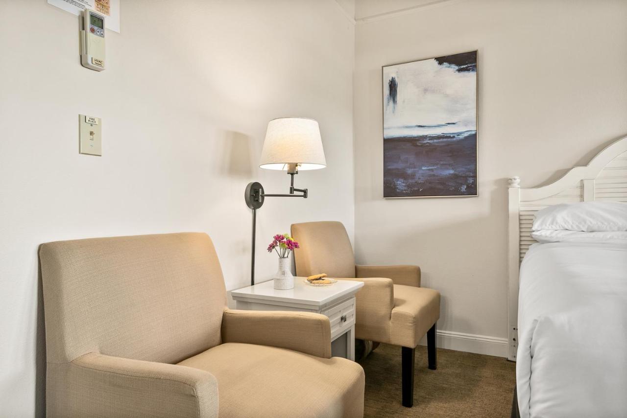 | Saratoga Inn