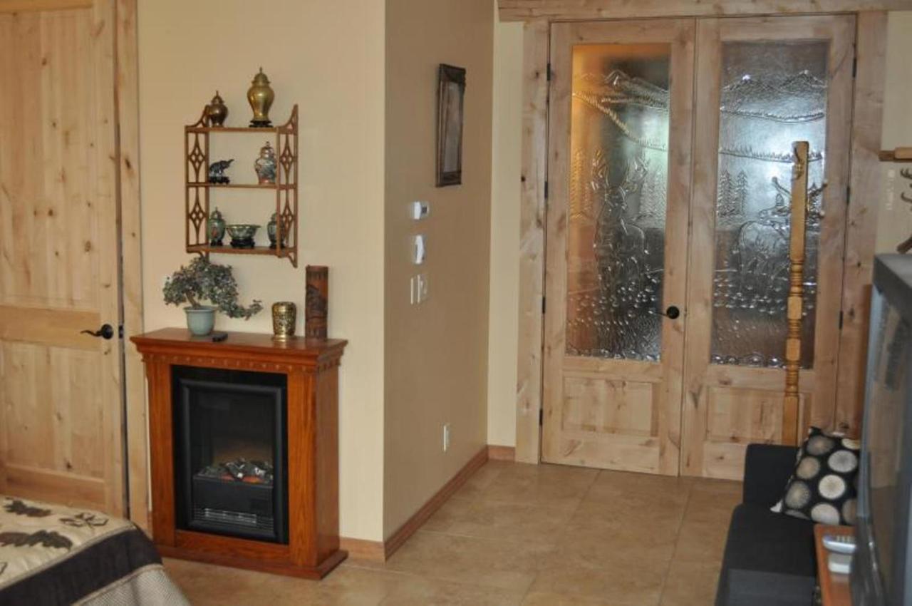 | Elktrace Bed and Breakfast