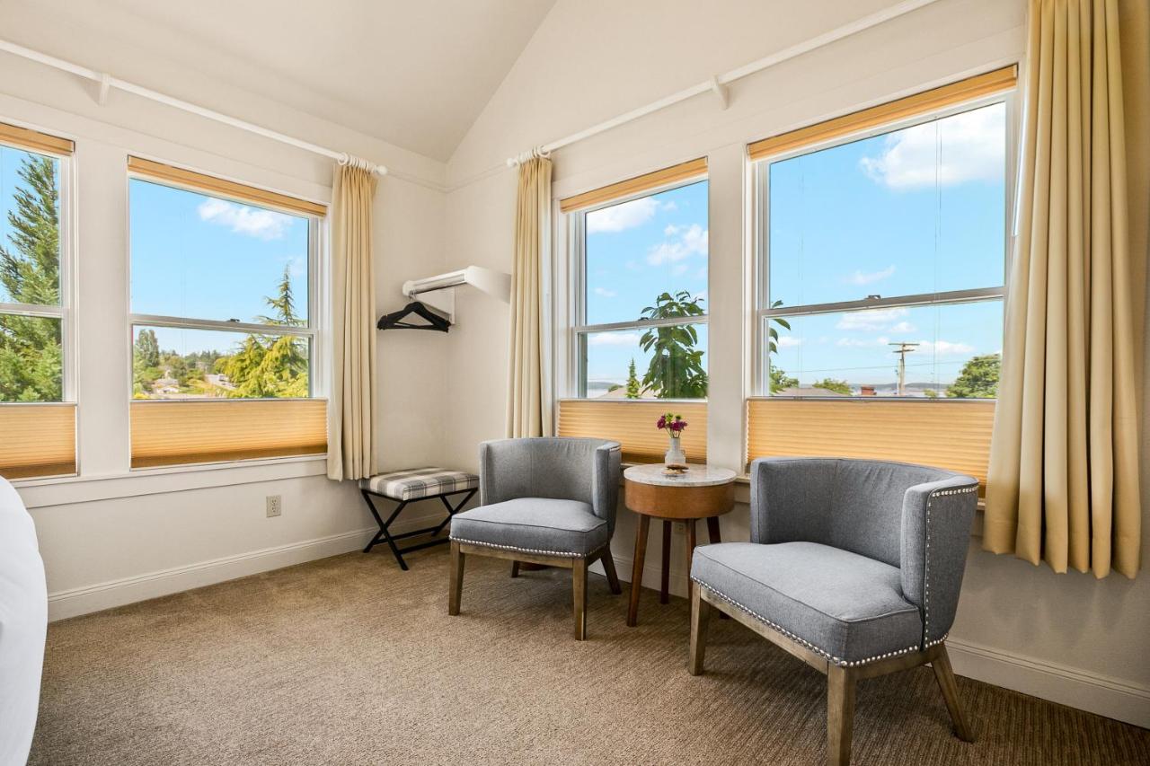  | Saratoga Inn