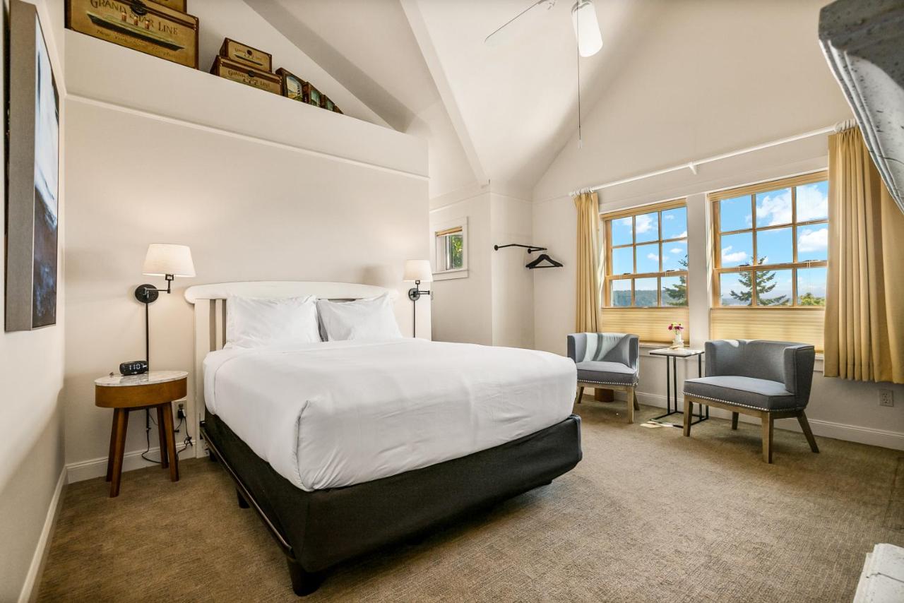  | Saratoga Inn
