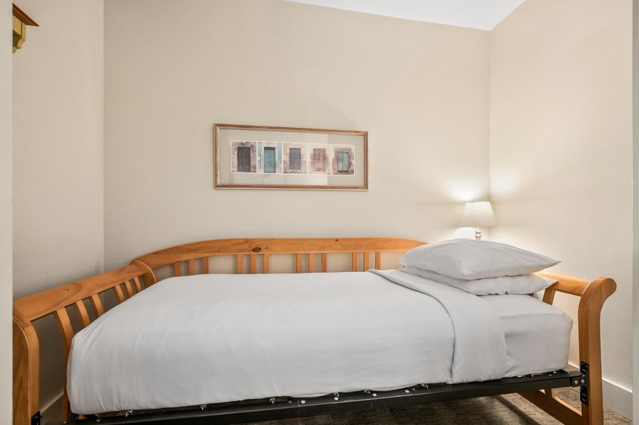  | Saratoga Inn