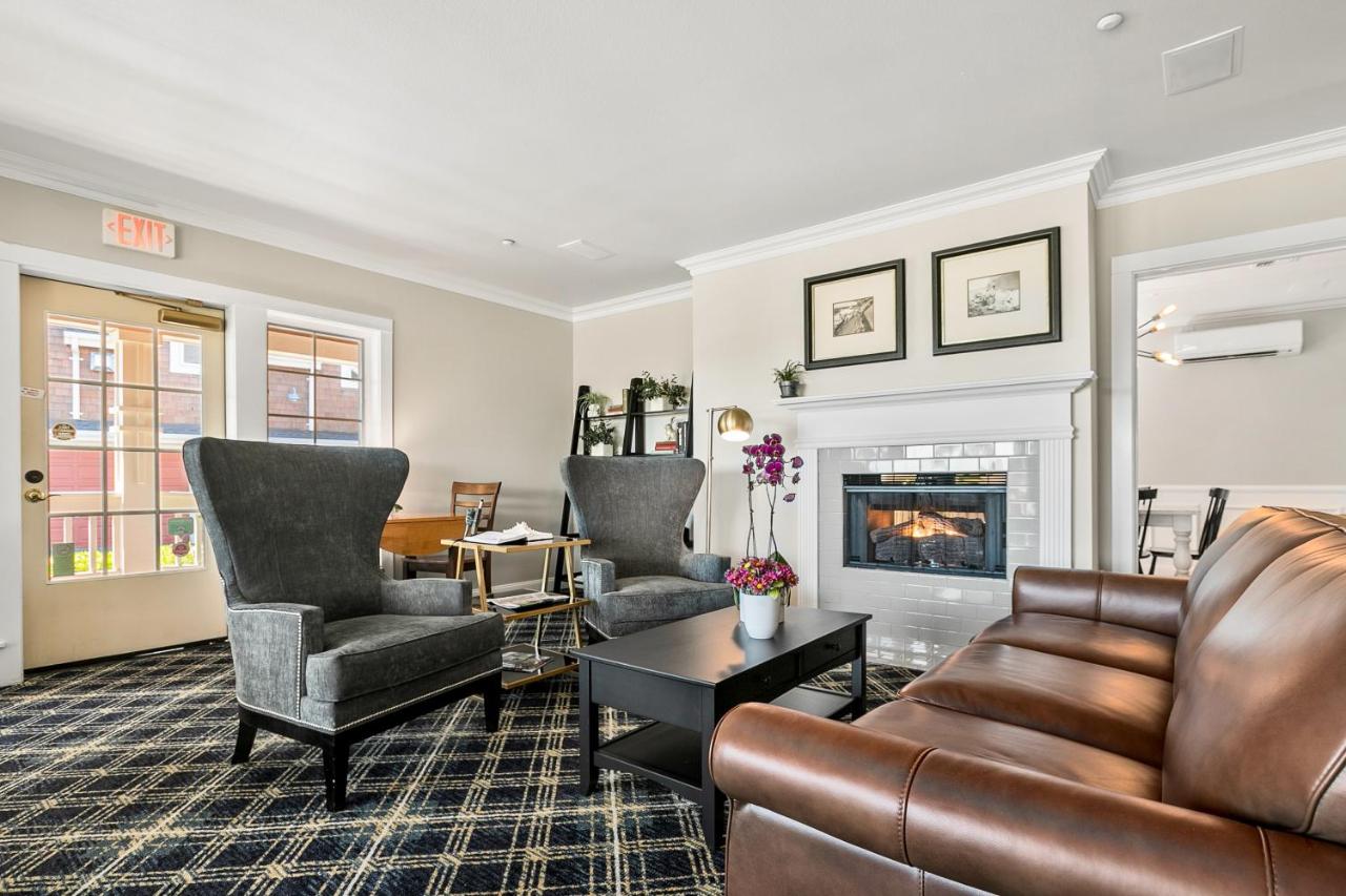  | Saratoga Inn