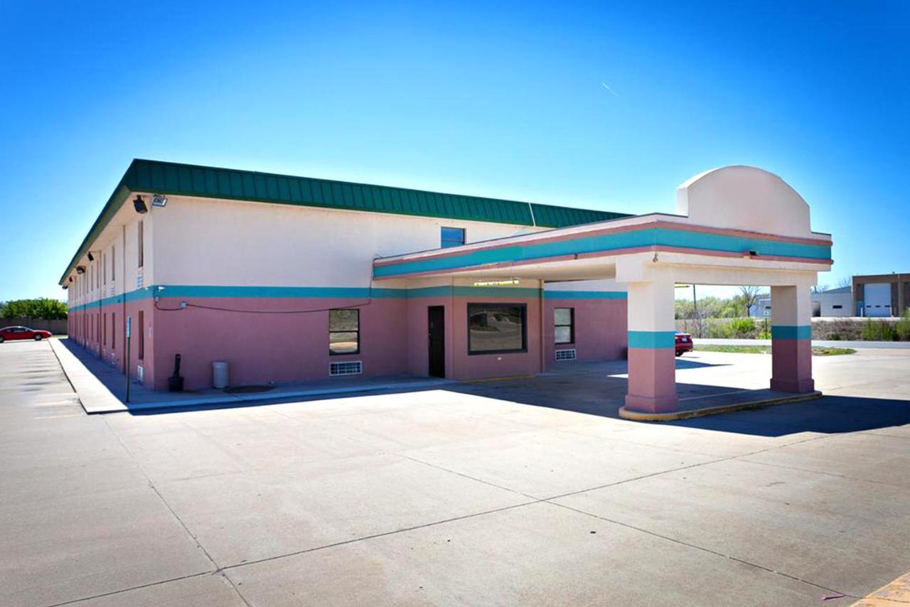 | Days Inn by Wyndham Park City Kansas